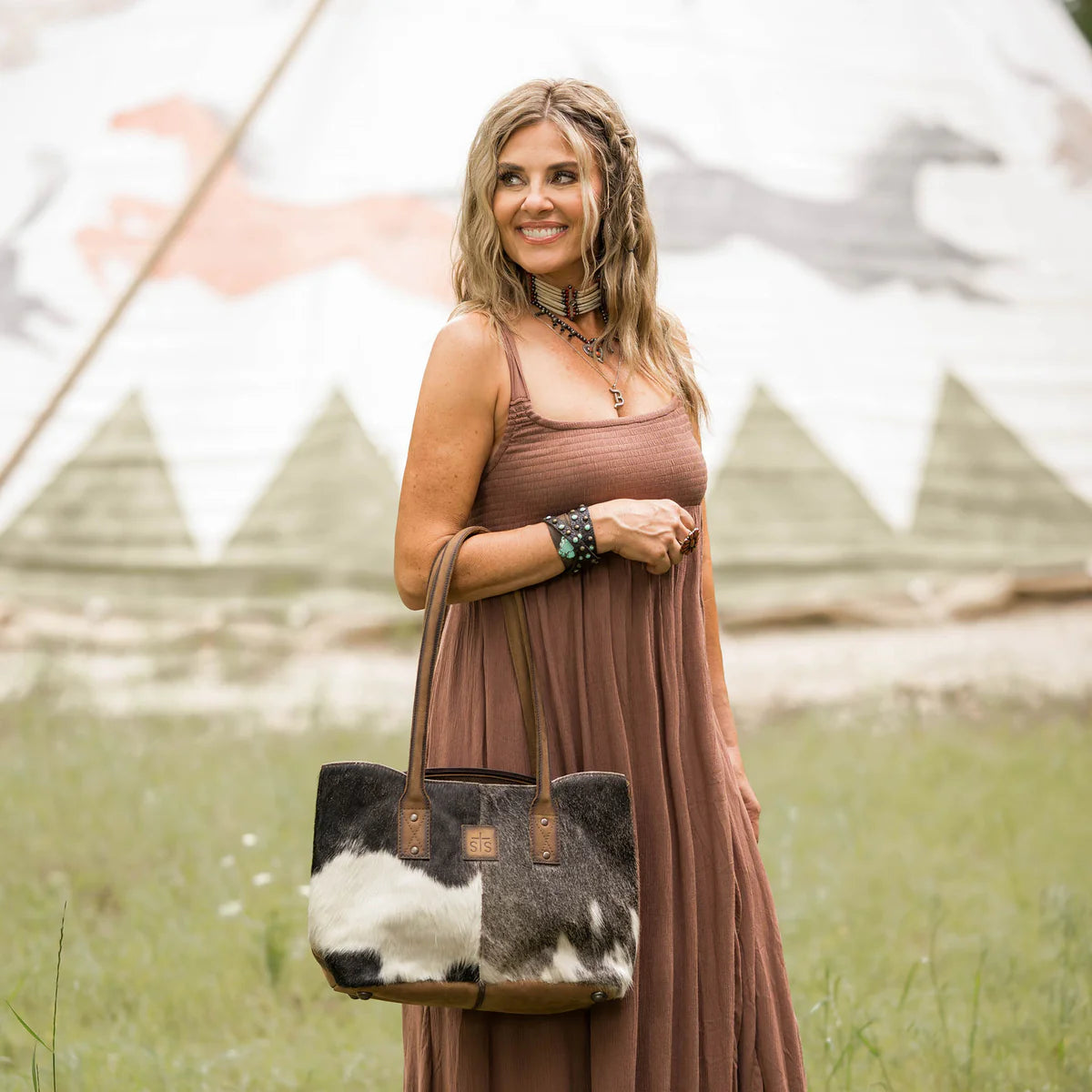 Cowhide Josie Concealed Carry Tote Bag STS33218 STS Ranchwear