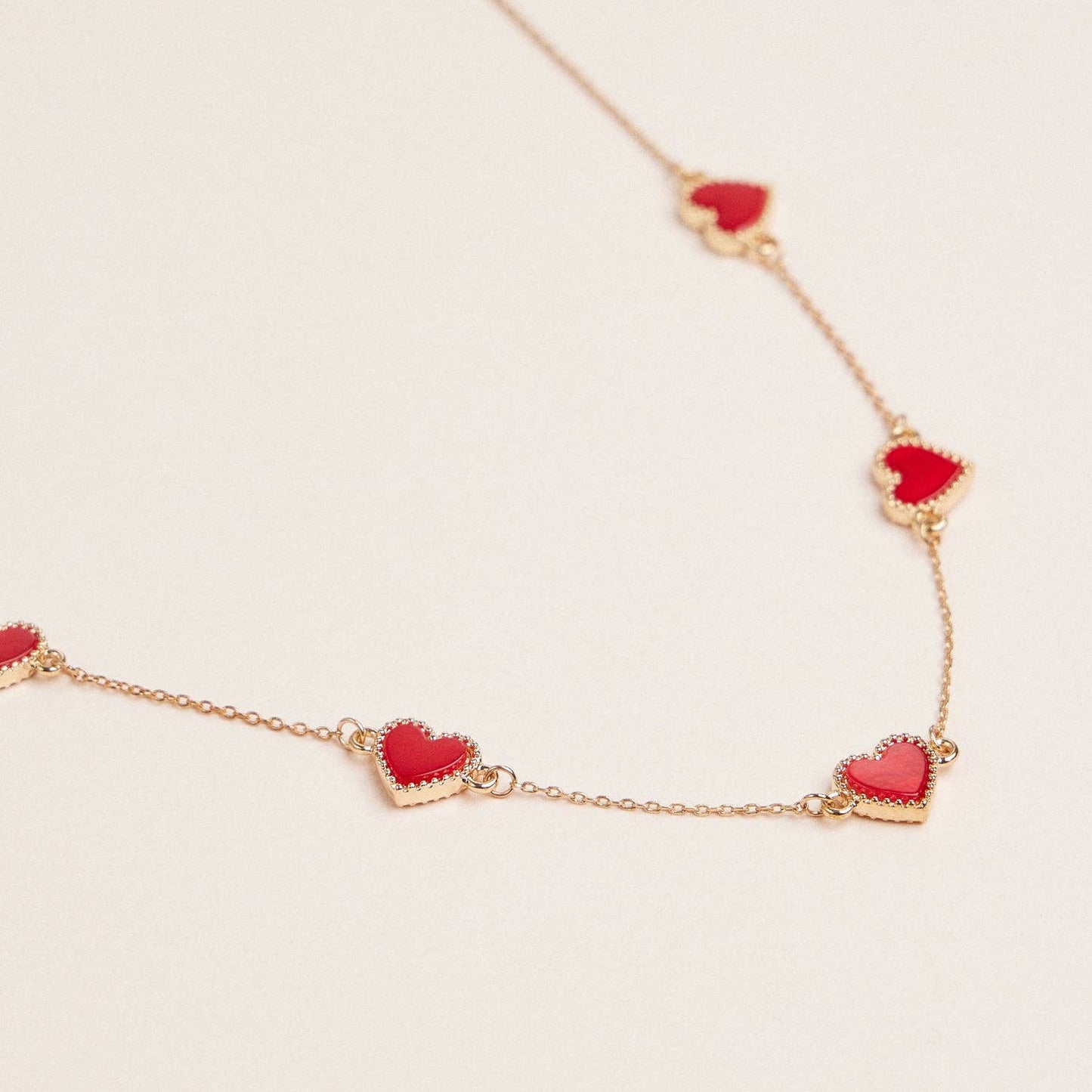Heart Shaped Station Necklaces Gold Chain Jewelry: White / Black / or Red Frem