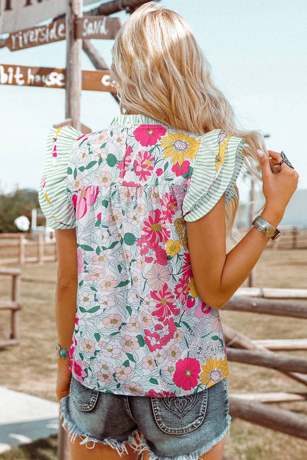 Fashion-W Floral Contrast Ruffle Trim Short Sleeve Blouse: Fashionw