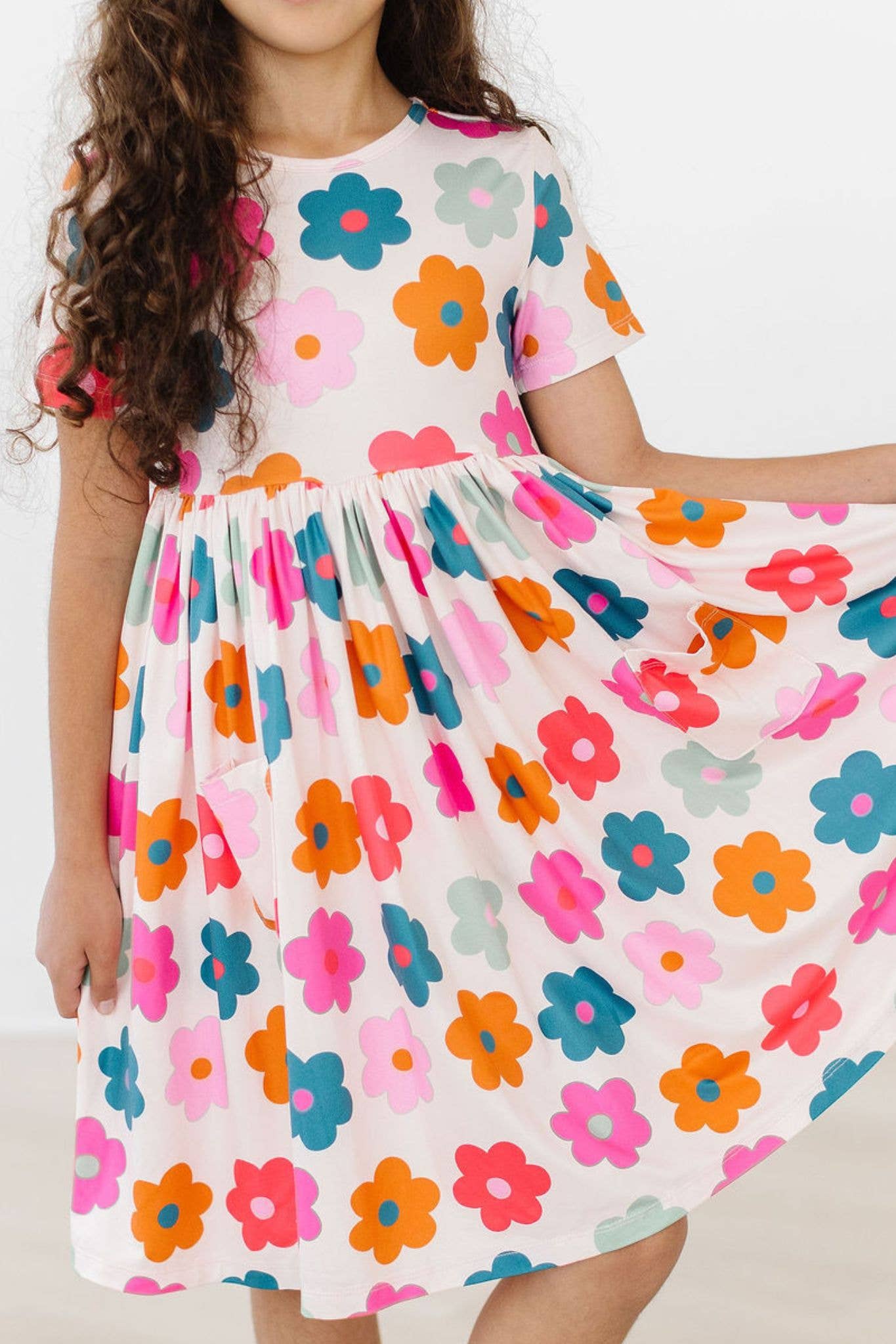 Retro Floral S/S Pocket Twirl Dress: Mila Fl