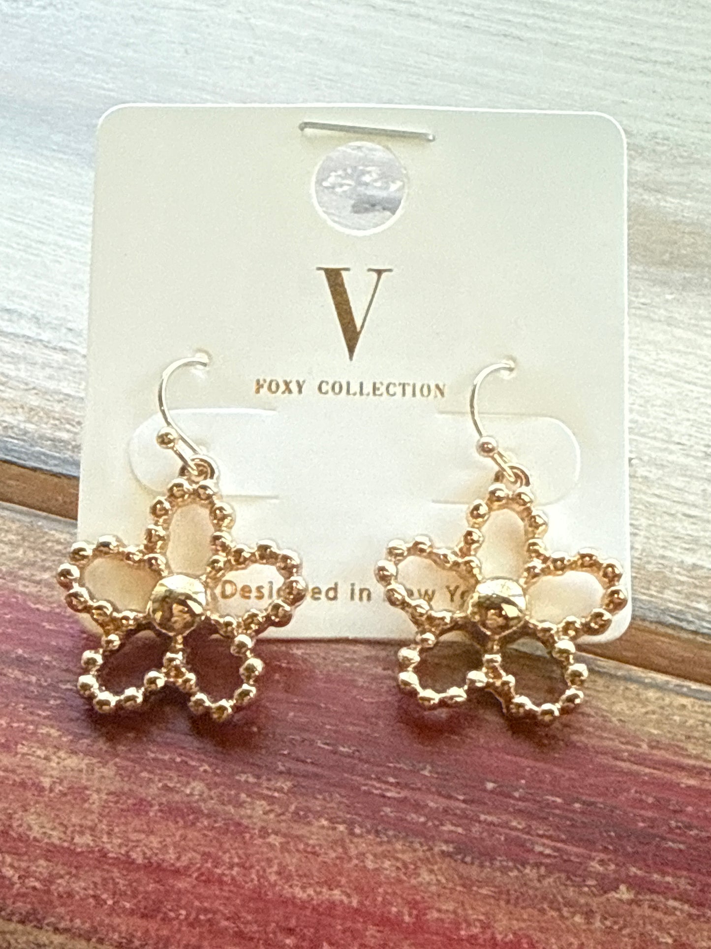 Metal Flower V Foxy Earrings