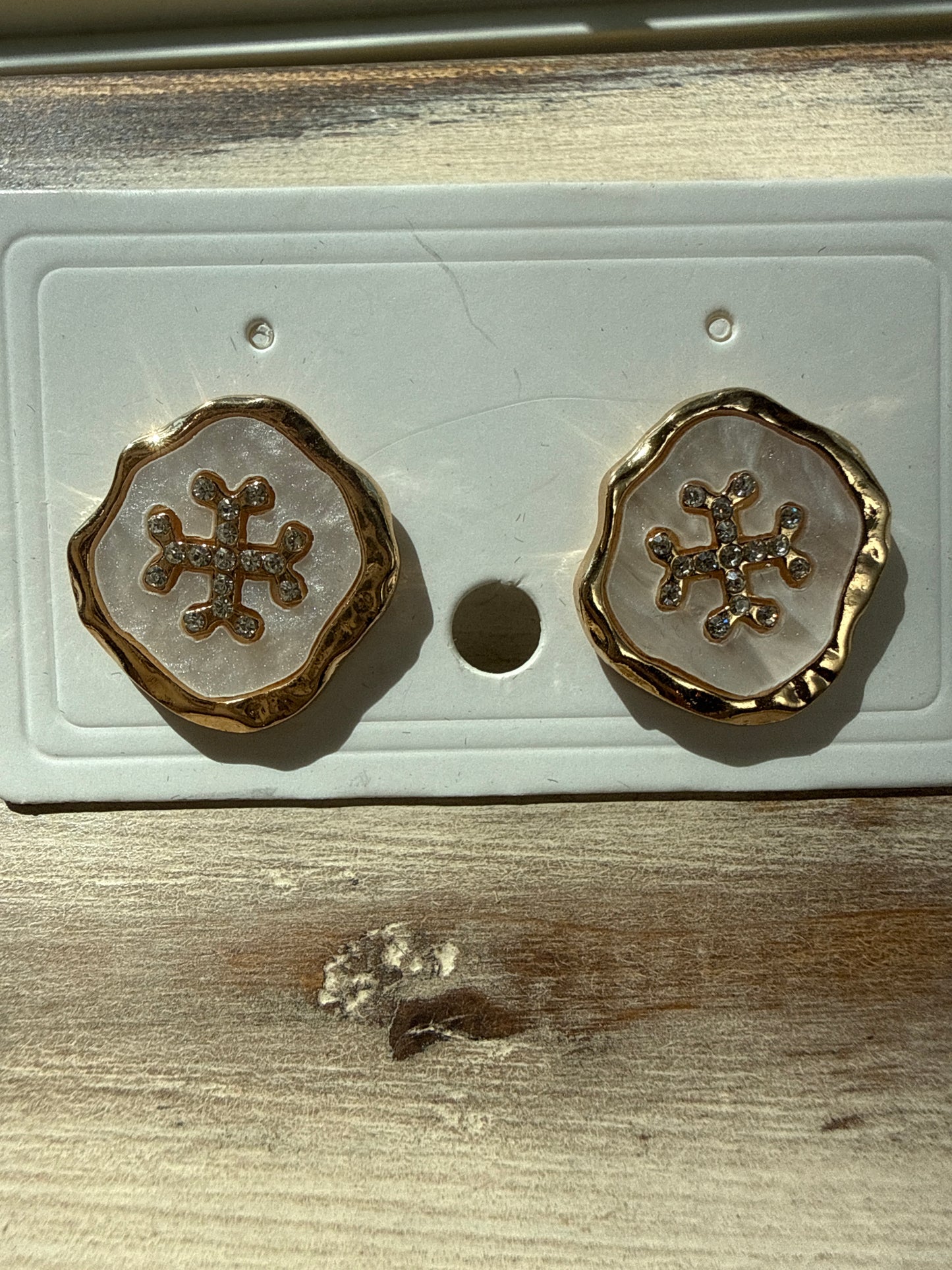 Gold And White Flat Round Stud Earrings