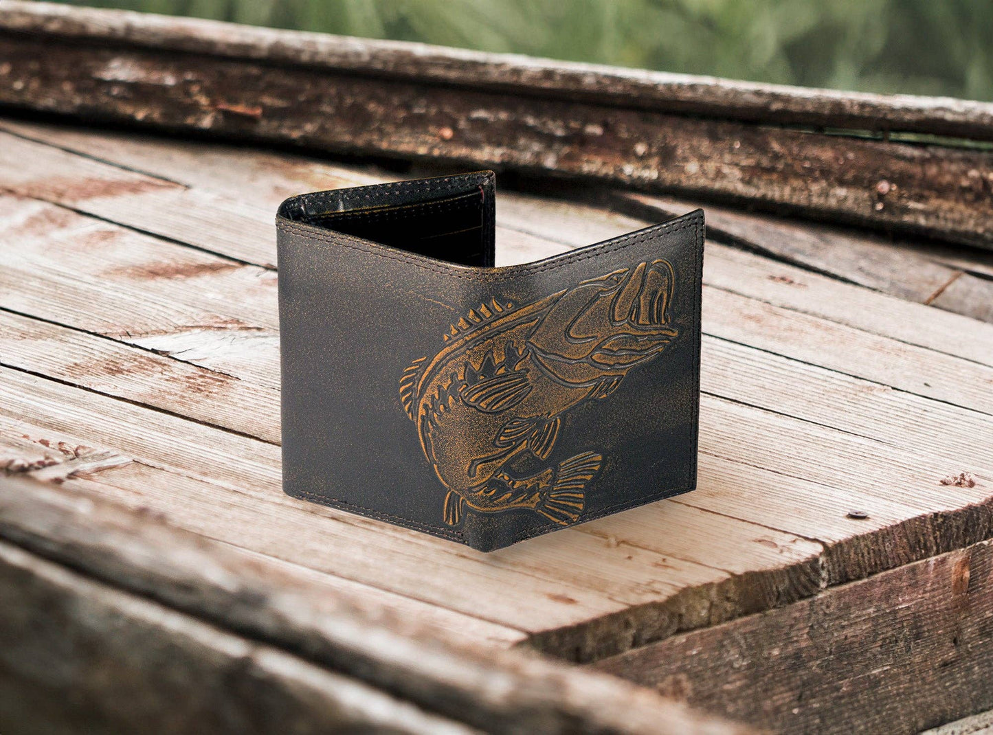 Bass Burnished Leather Zep Trifold Wallet