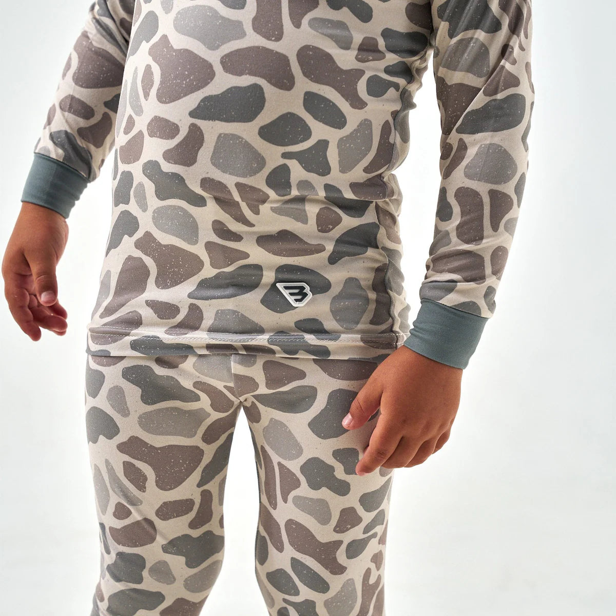 Classic Deer Camo Performance LS Pajama 2 Piece Set Burlebo