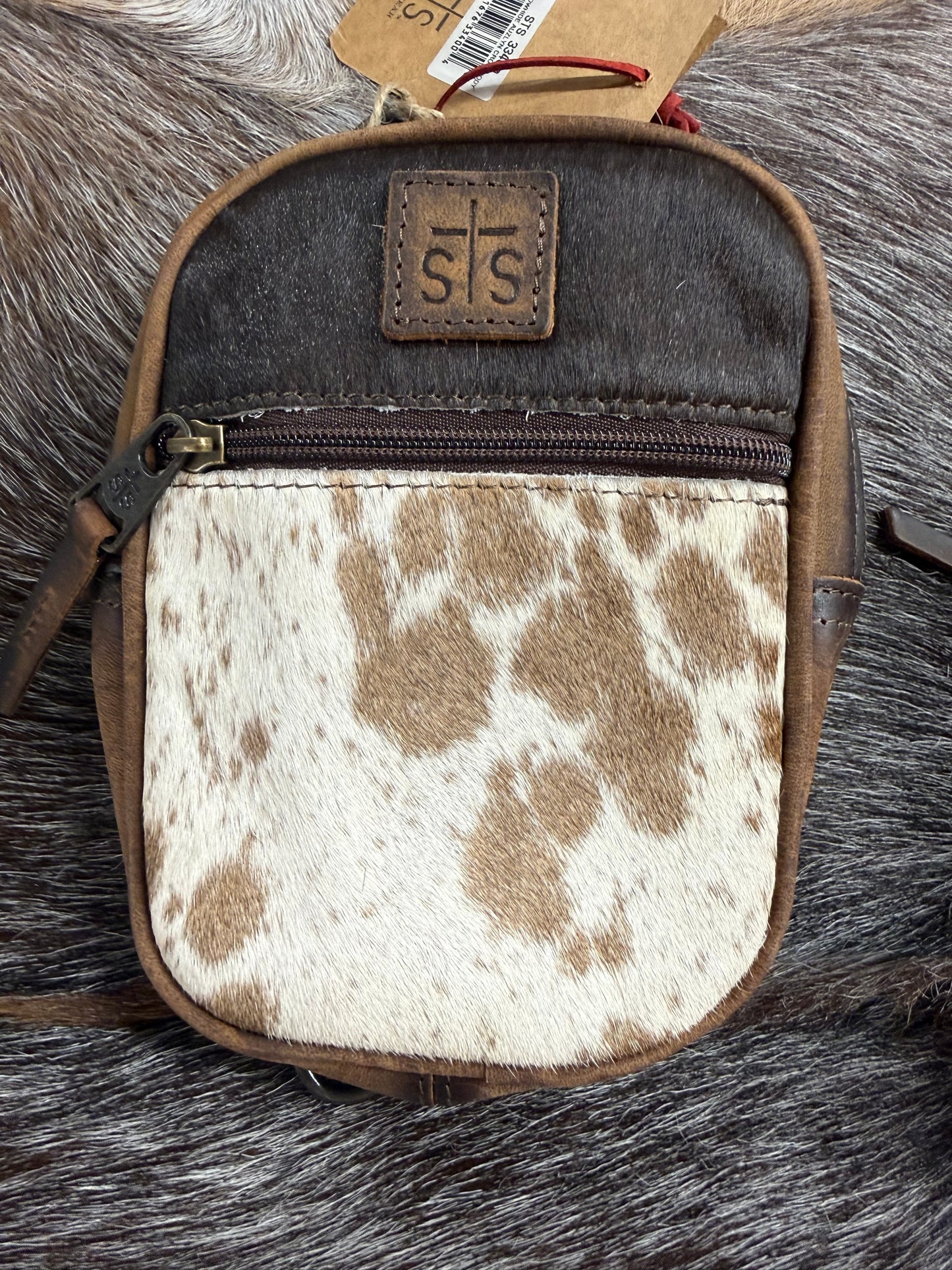 Cowhide Auzlyn Crossbody Handbag STS Ranchwear 33400