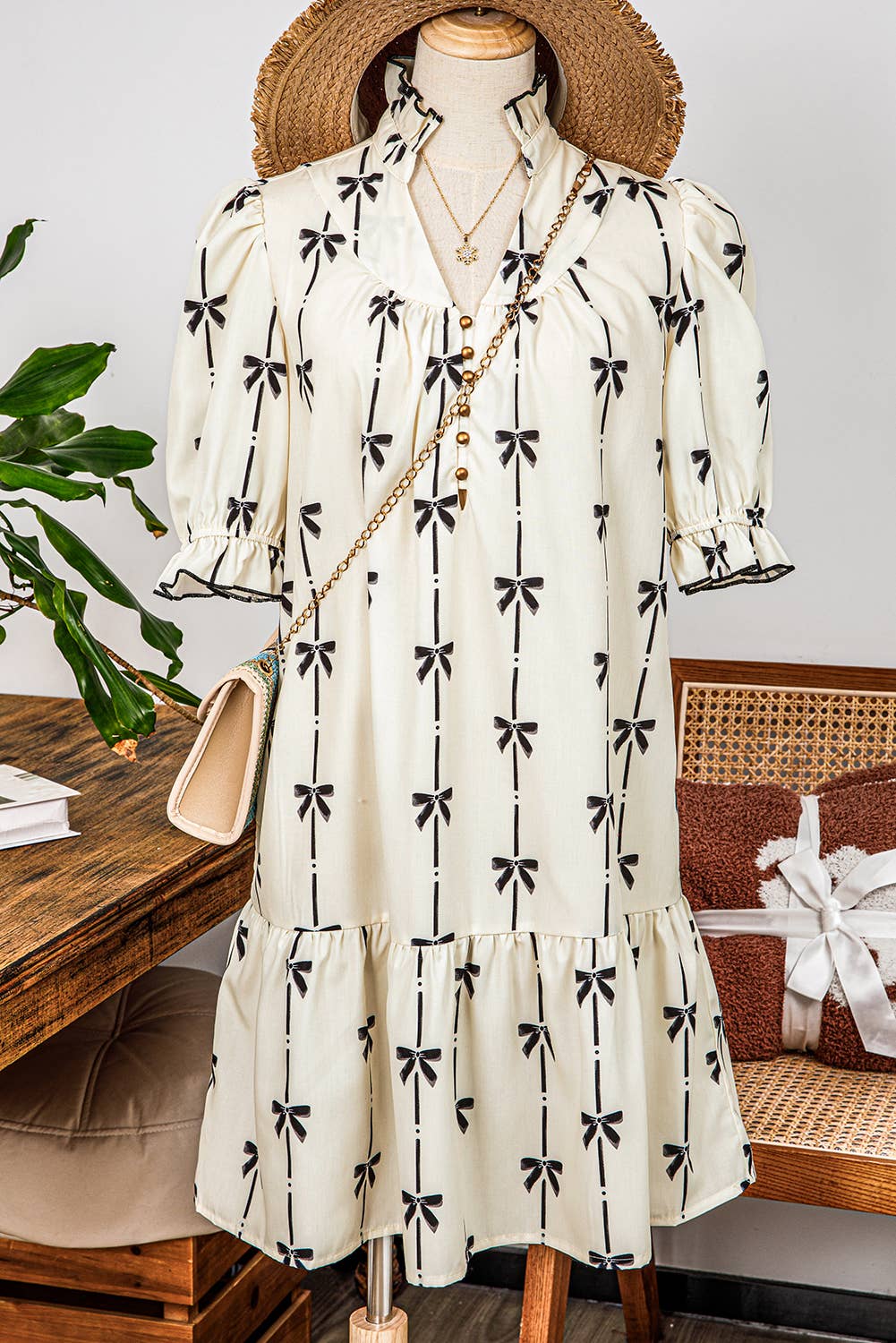 Fashion-W Cute Bowknot Bubble Sleeve V Neck Mini Dress: Fashionw
