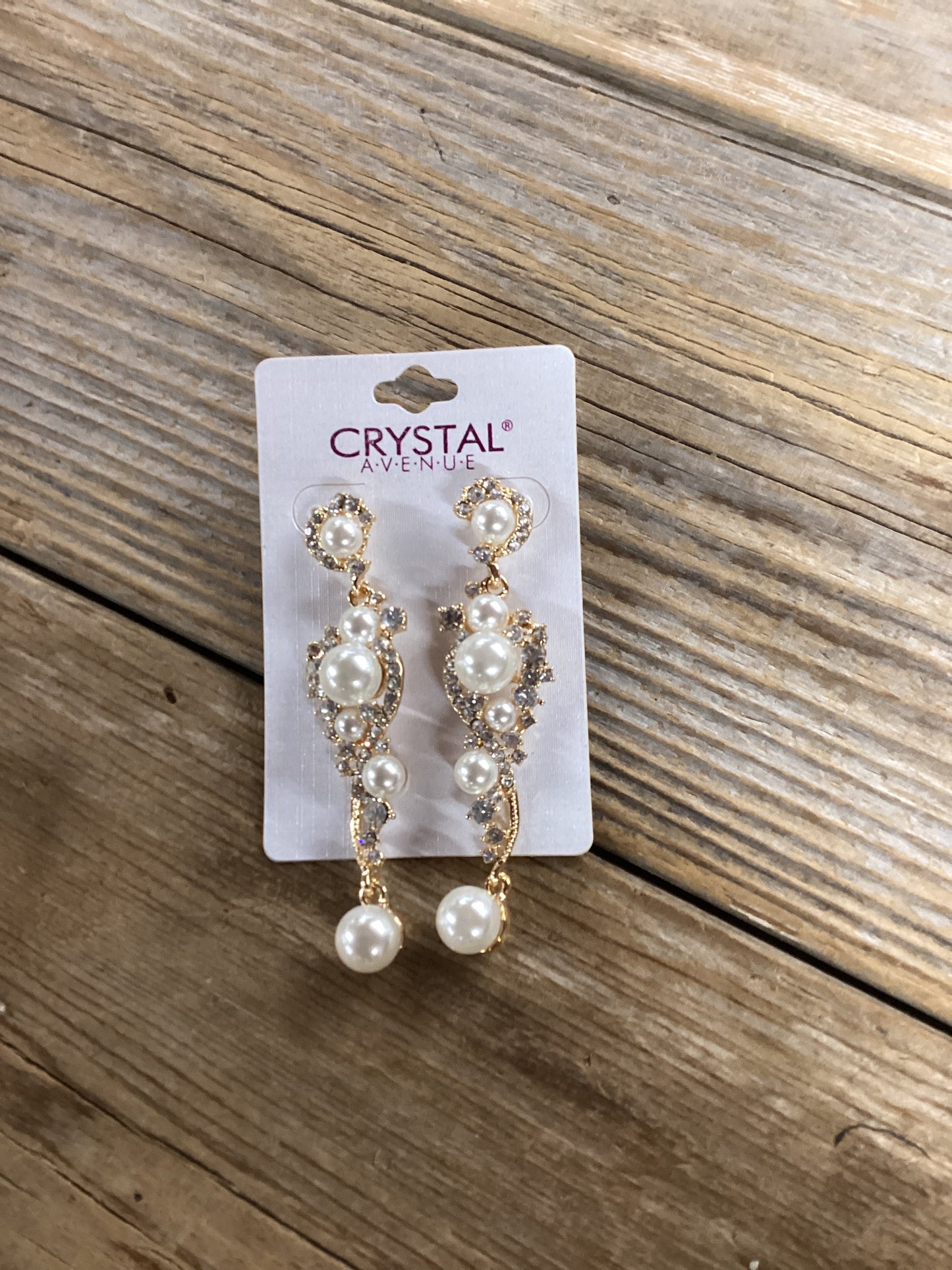Crystal avenue Gold pearl dangle earrings
