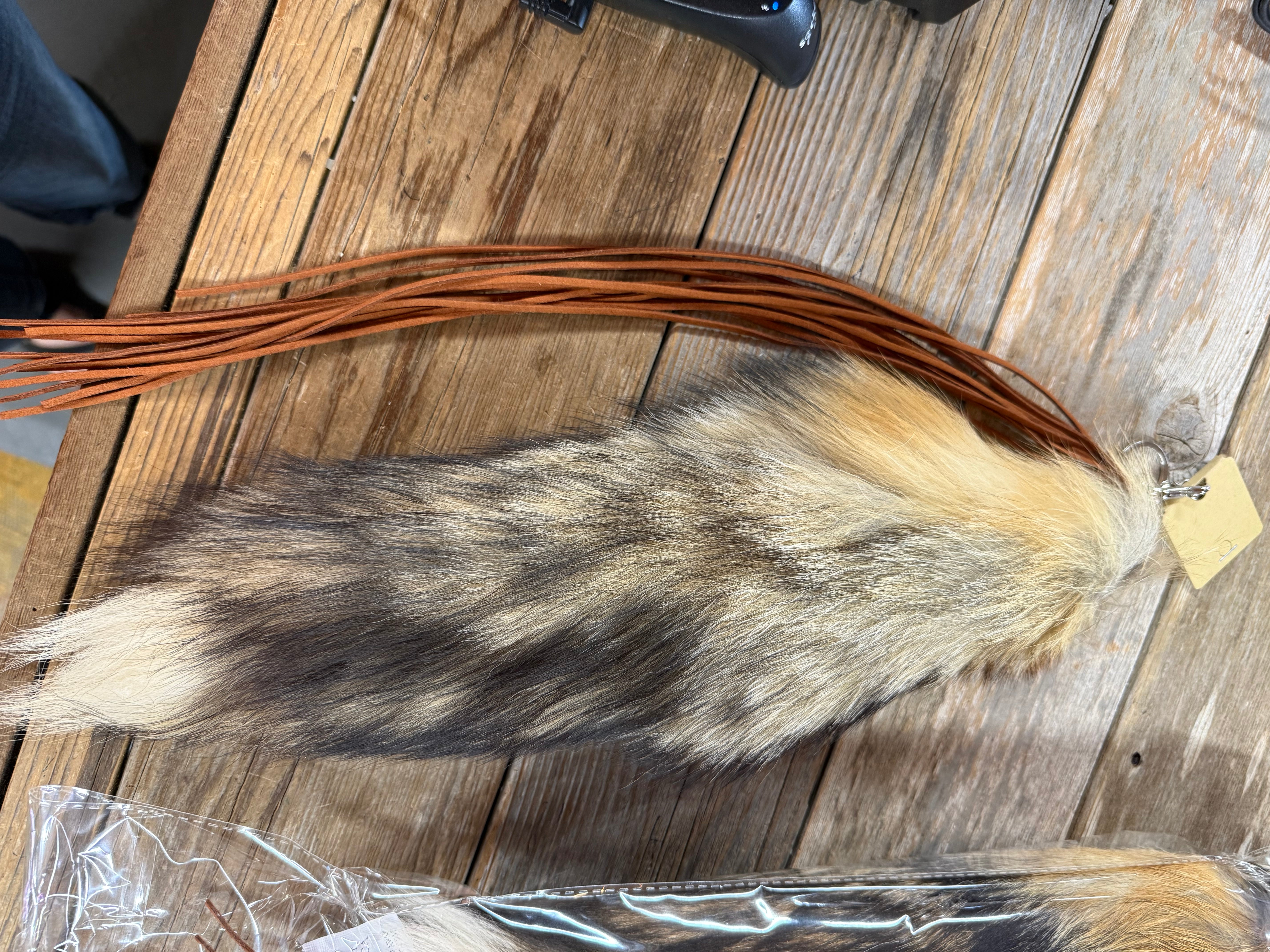 Ceding Fox Fox Tail for Handbag – The Blinged Buck