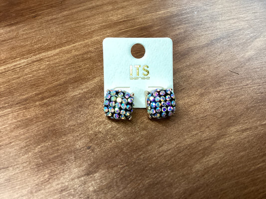IT’S Sense square back rhinestone earrings