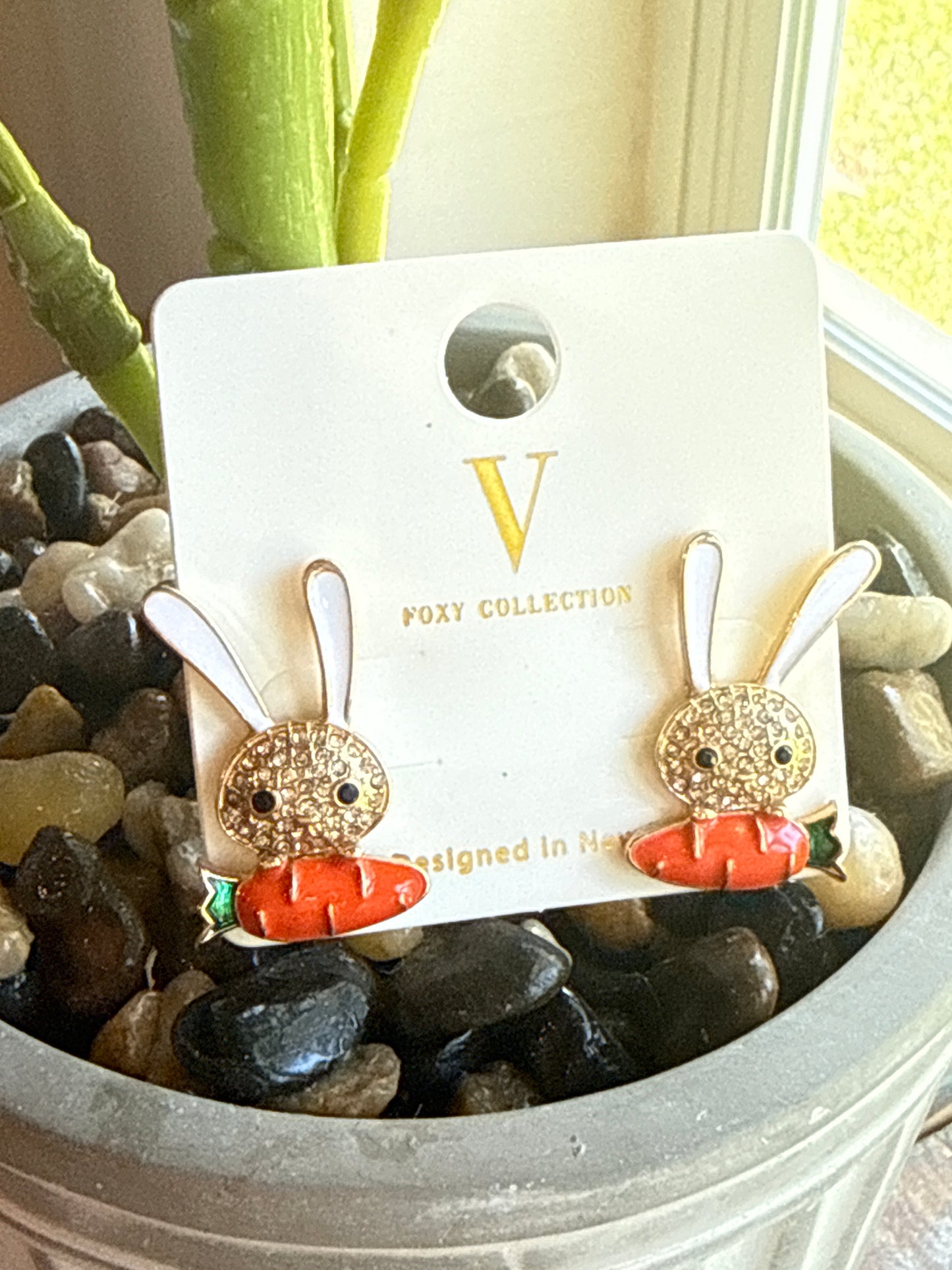 Pave Bunny With Carrot Stud v Foxy Earrings