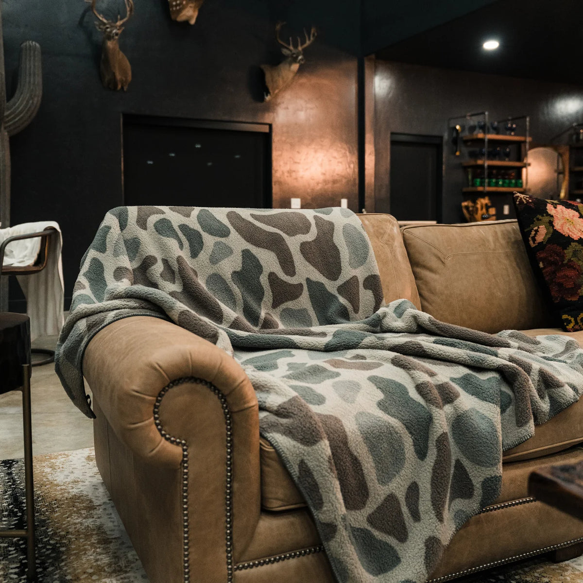 Classic Deer Camo Sherpa Burlebo Blanket SHBF25-CDC