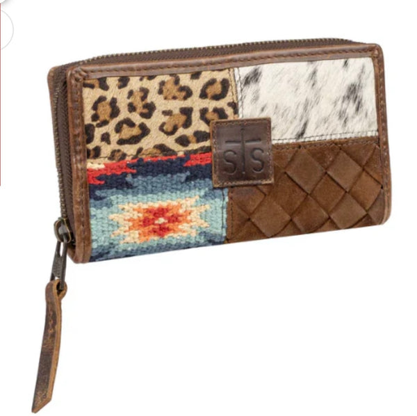 Chaynee Mountain Ladies Bifold Wallet Ranchwear 63227