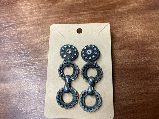 Gear type earrings