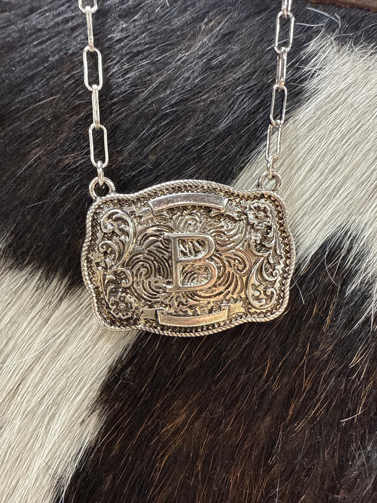 Initial Buckle Style Necklace Tipi