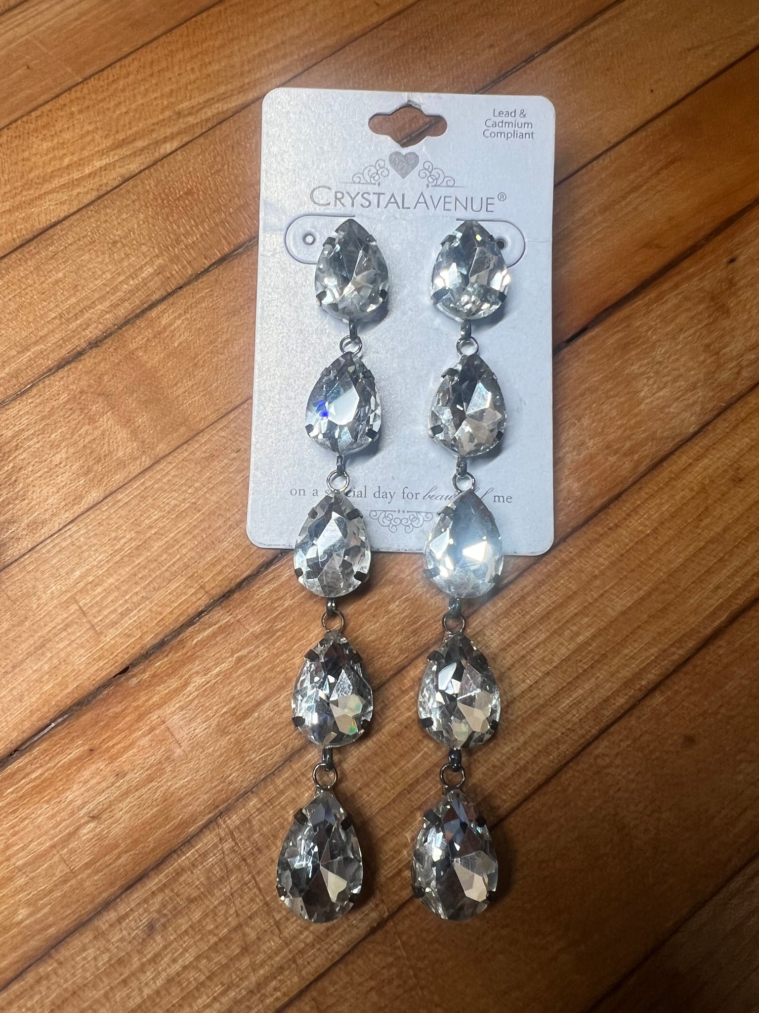 Dangling Crystal Teardrop Earrings