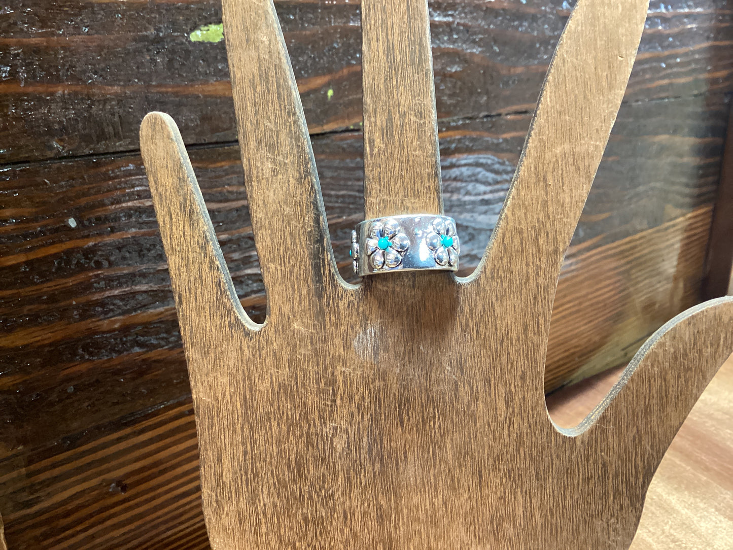 Silver Band With Flowers Size-8