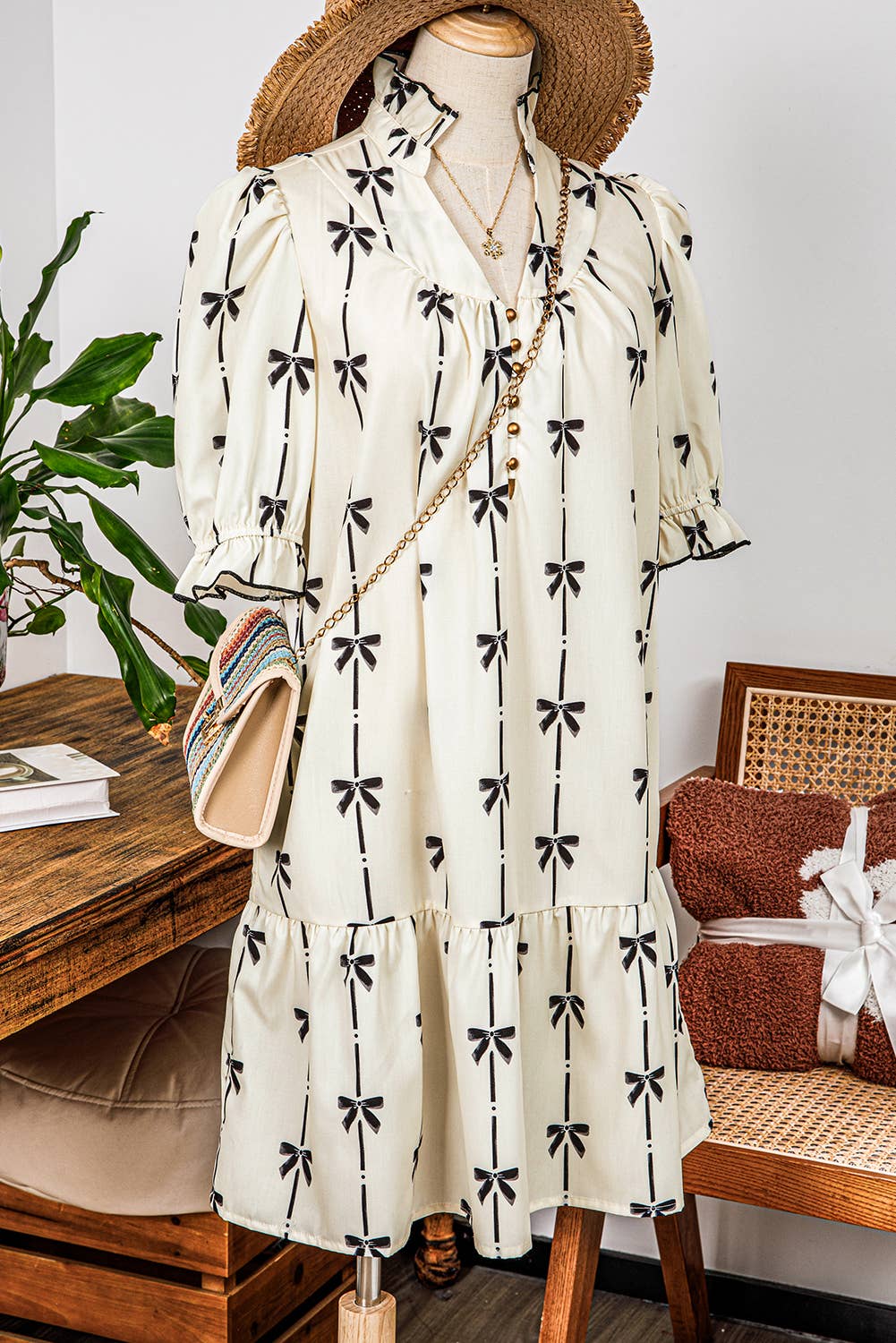 Fashion-W Cute Bowknot Bubble Sleeve V Neck Mini Dress: Fashionw