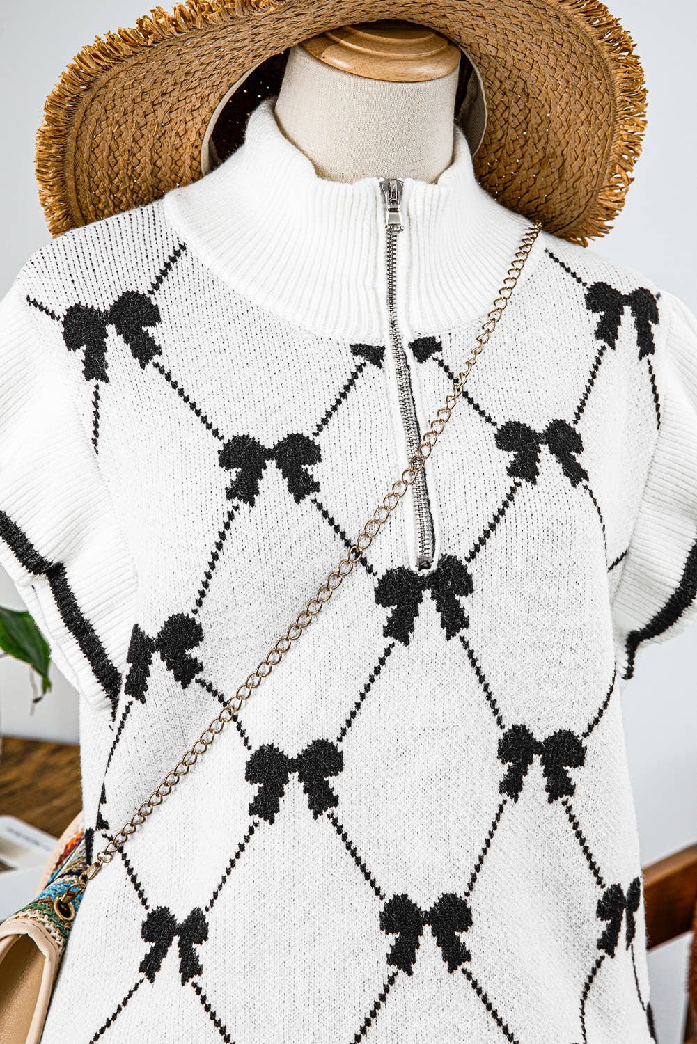 Fashion-W Preppy Vibes Bow Print Zipped Collar Sweater Tee: White with Black Bows Fashionw