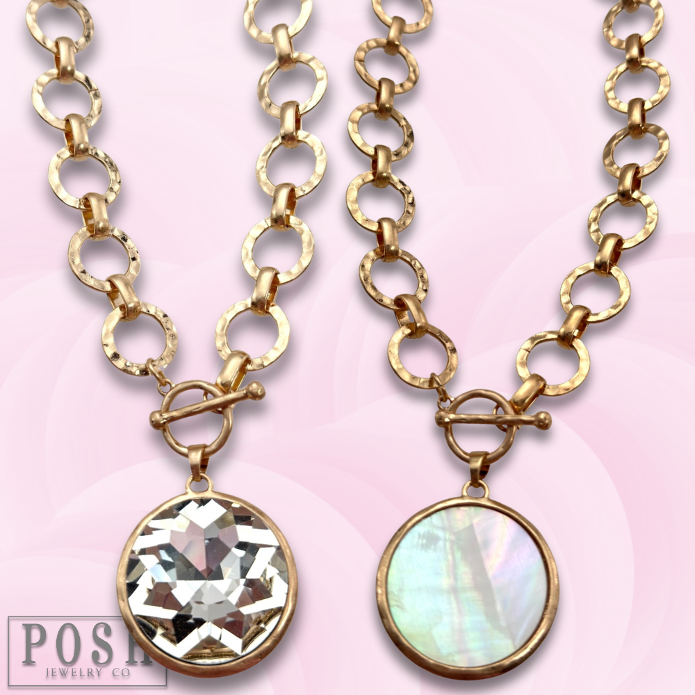 Chunky chain and round pendant necklace: Gold PP
