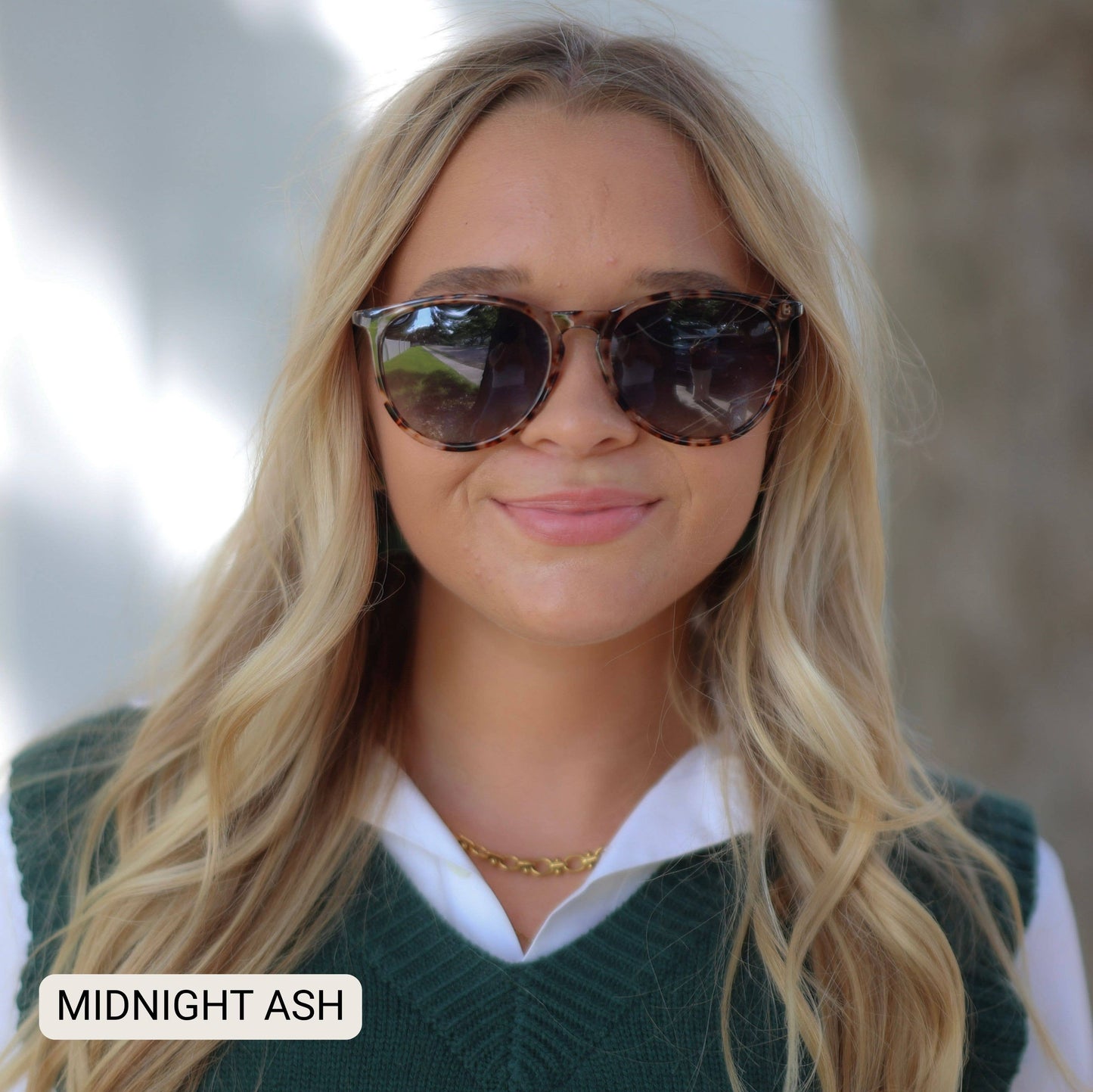 Midnight - Women's Polarized Medium Horn Sunglasses: Sand Fl Dax