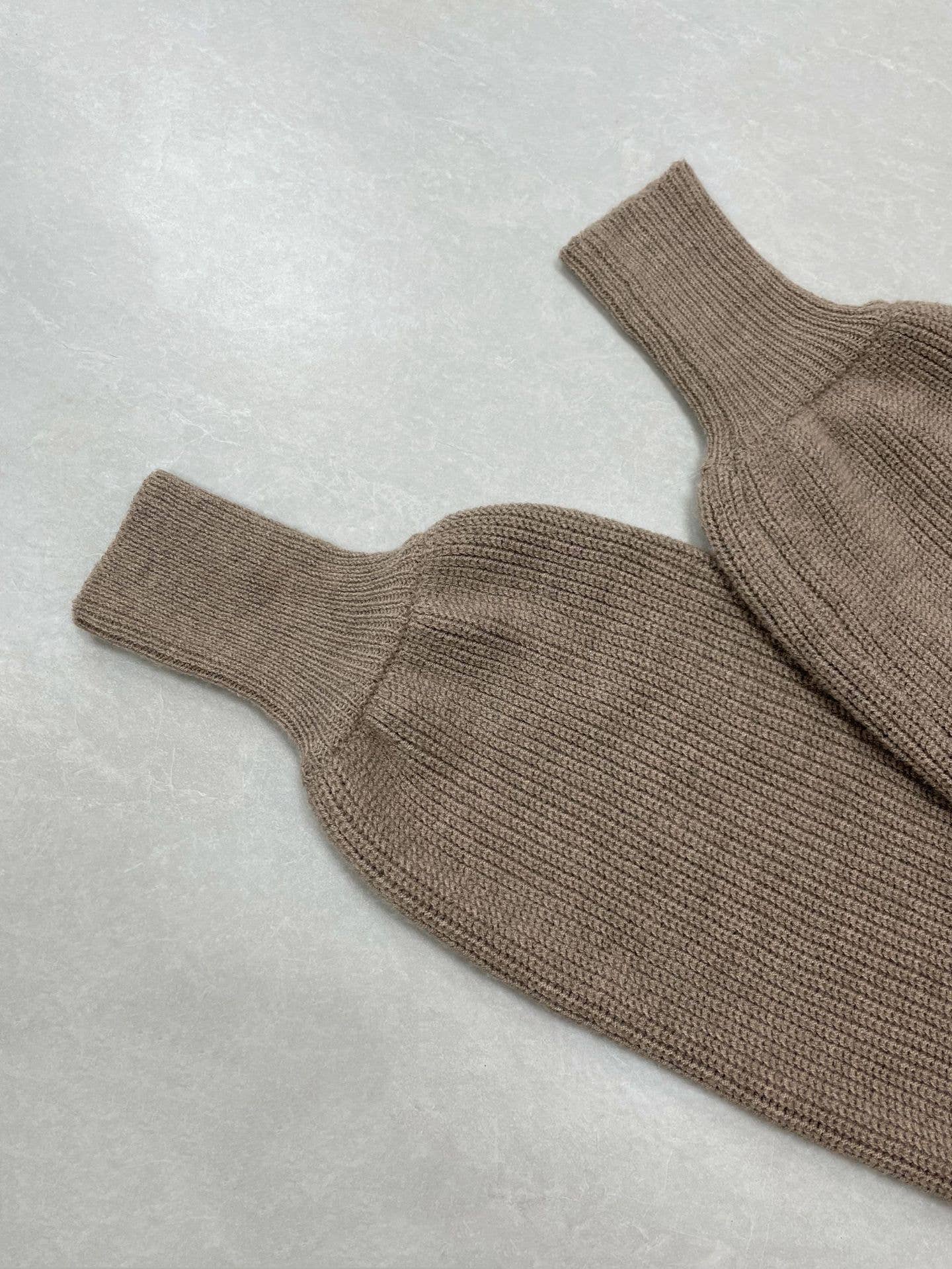 Lantern sleeve high-waisted knitted dress: BLACK Lily