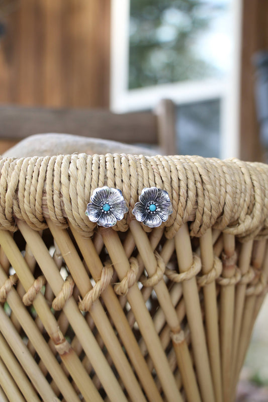 FLOWER POST WITH TURQ CENTER TH