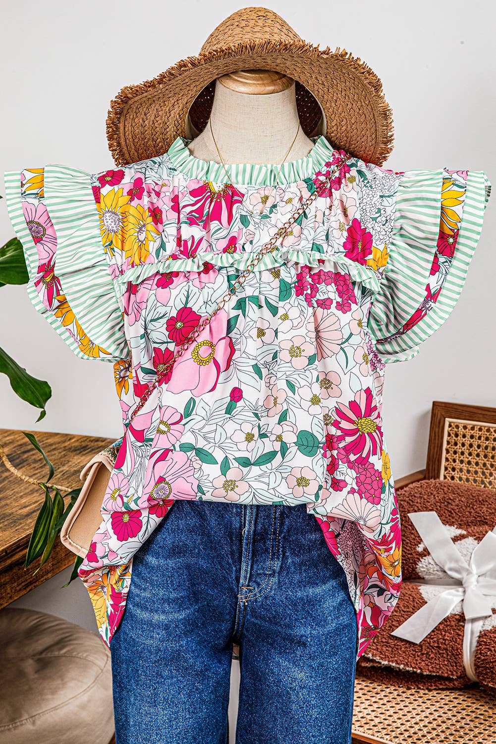 Fashion-W Floral Contrast Ruffle Trim Short Sleeve Blouse: Fashionw