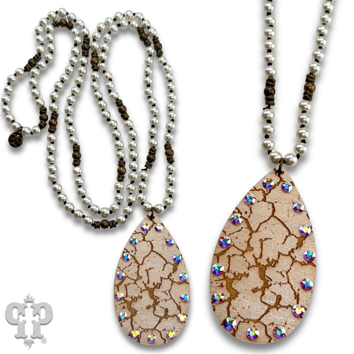 Crackle finish teardrop pendant necklace: White
