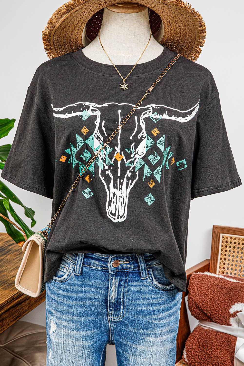 Vintage Western Bull Head Skull Turquoise Graphic T Shirt: fashionw