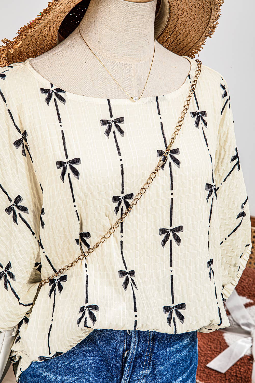 Fashion-W Bow Print Puff Short Sleeve Top: White with Black Bows Fashionw