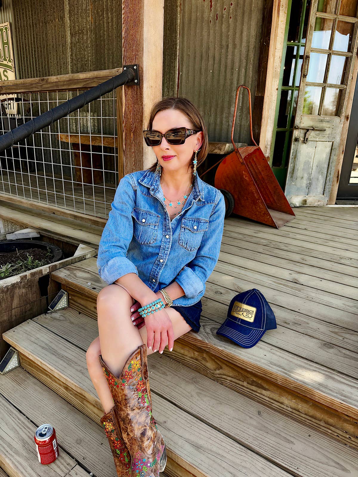 Casey Cabochon Hinge Bangle in Turquoise Canvas