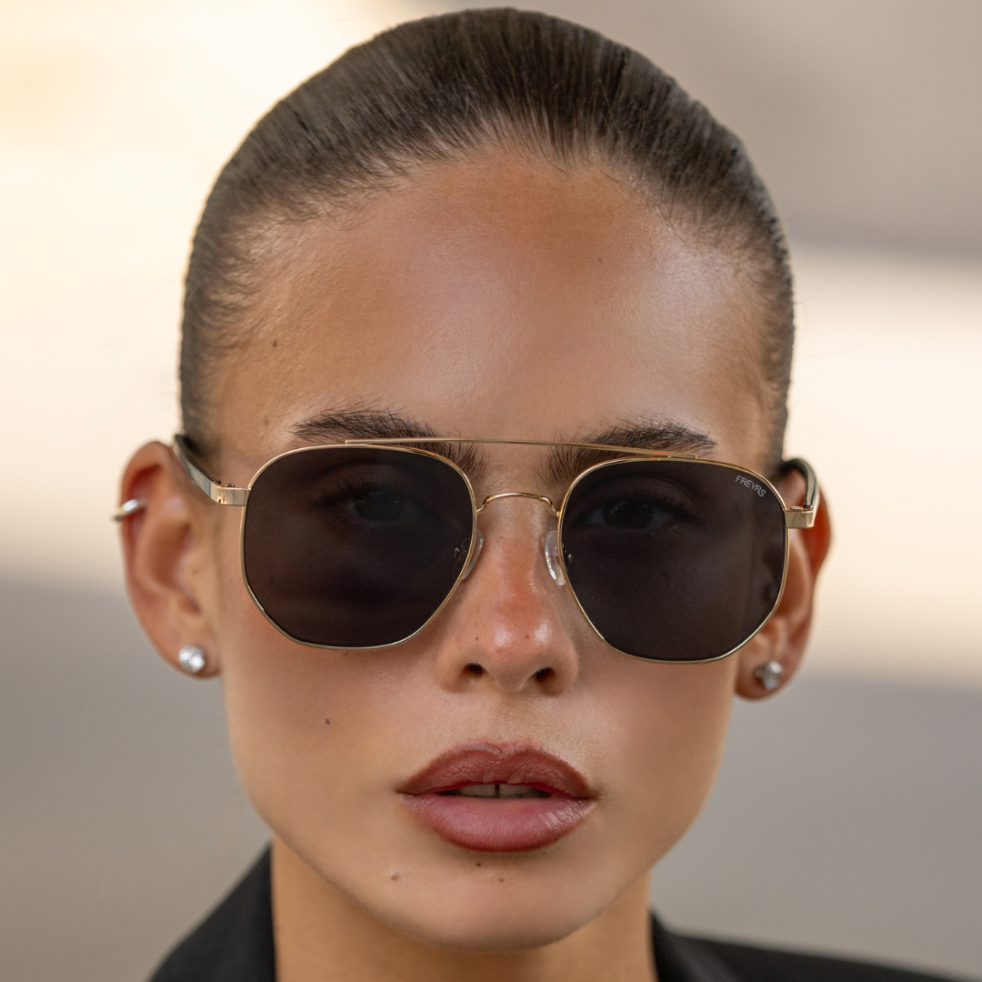 Austin Unisex Sunglasses : Gold / Green Freyrs